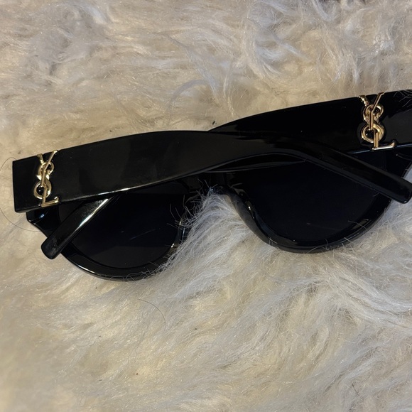 Elegant Black and Burgundy Sunglasses main image 8